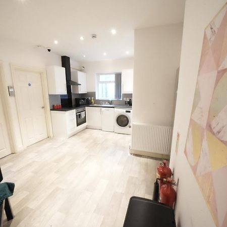 Grand Airport Ensuites Harmondsworth Extérieur photo