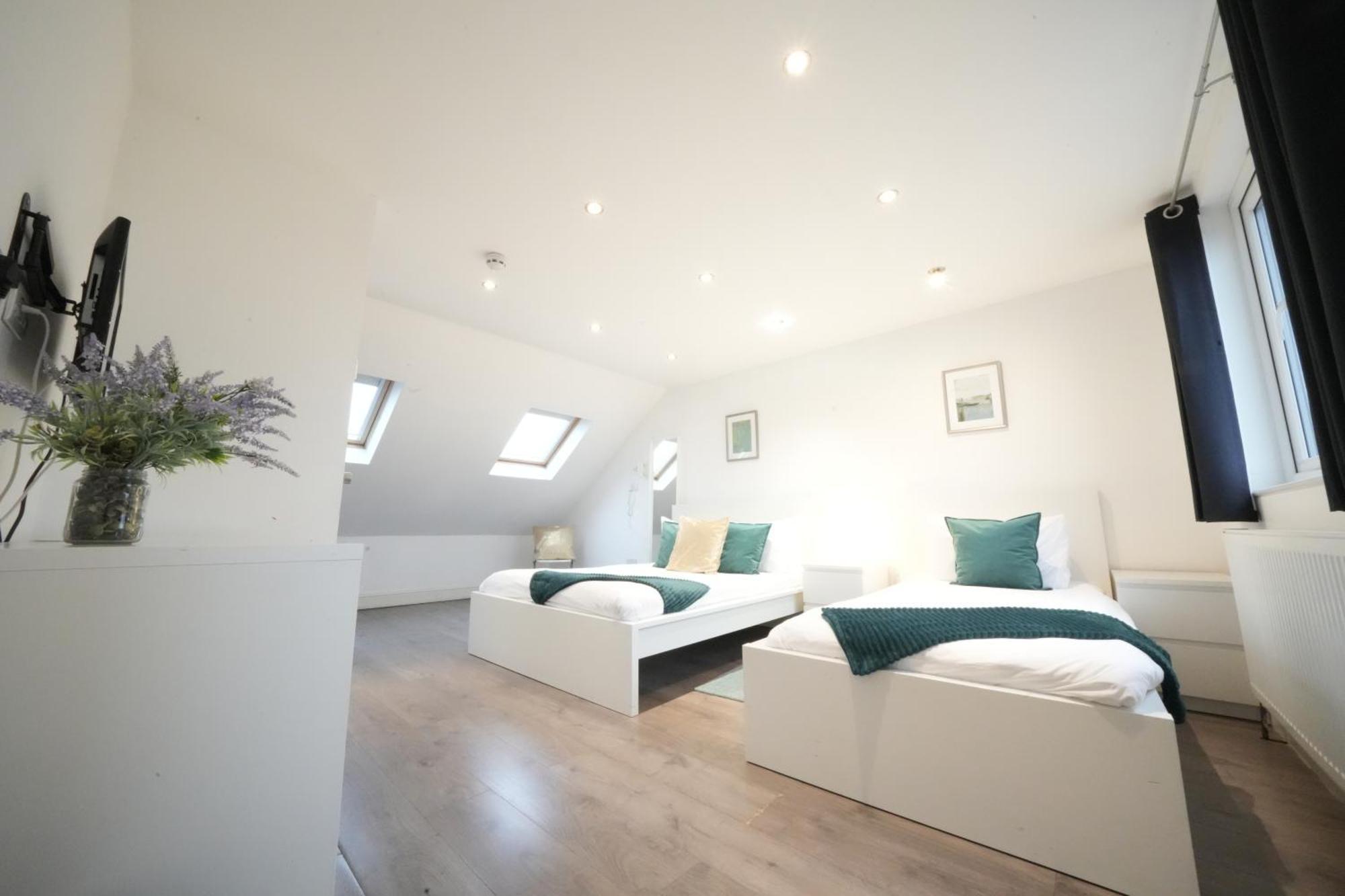 Grand Airport Ensuites Harmondsworth Extérieur photo