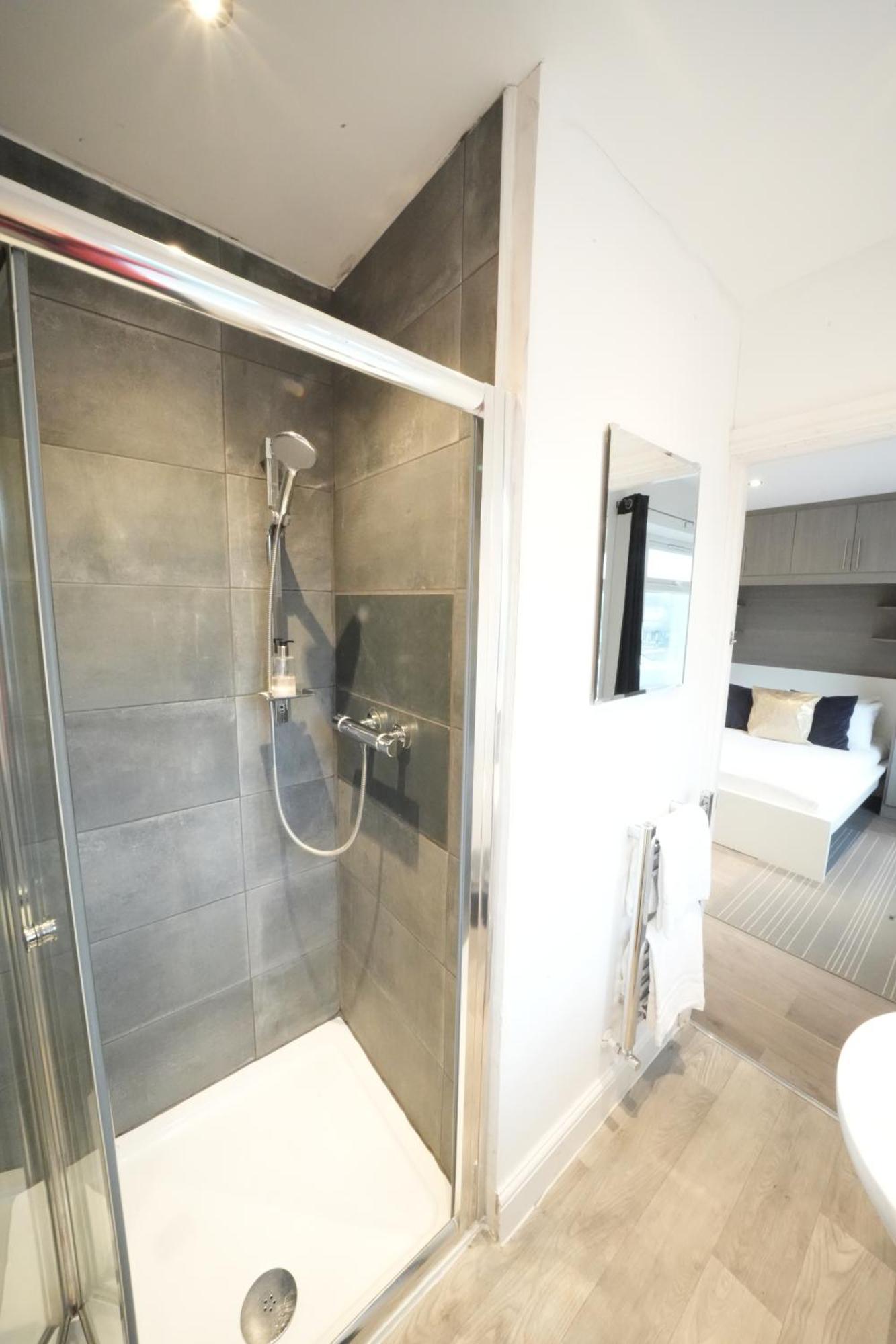 Grand Airport Ensuites Harmondsworth Extérieur photo