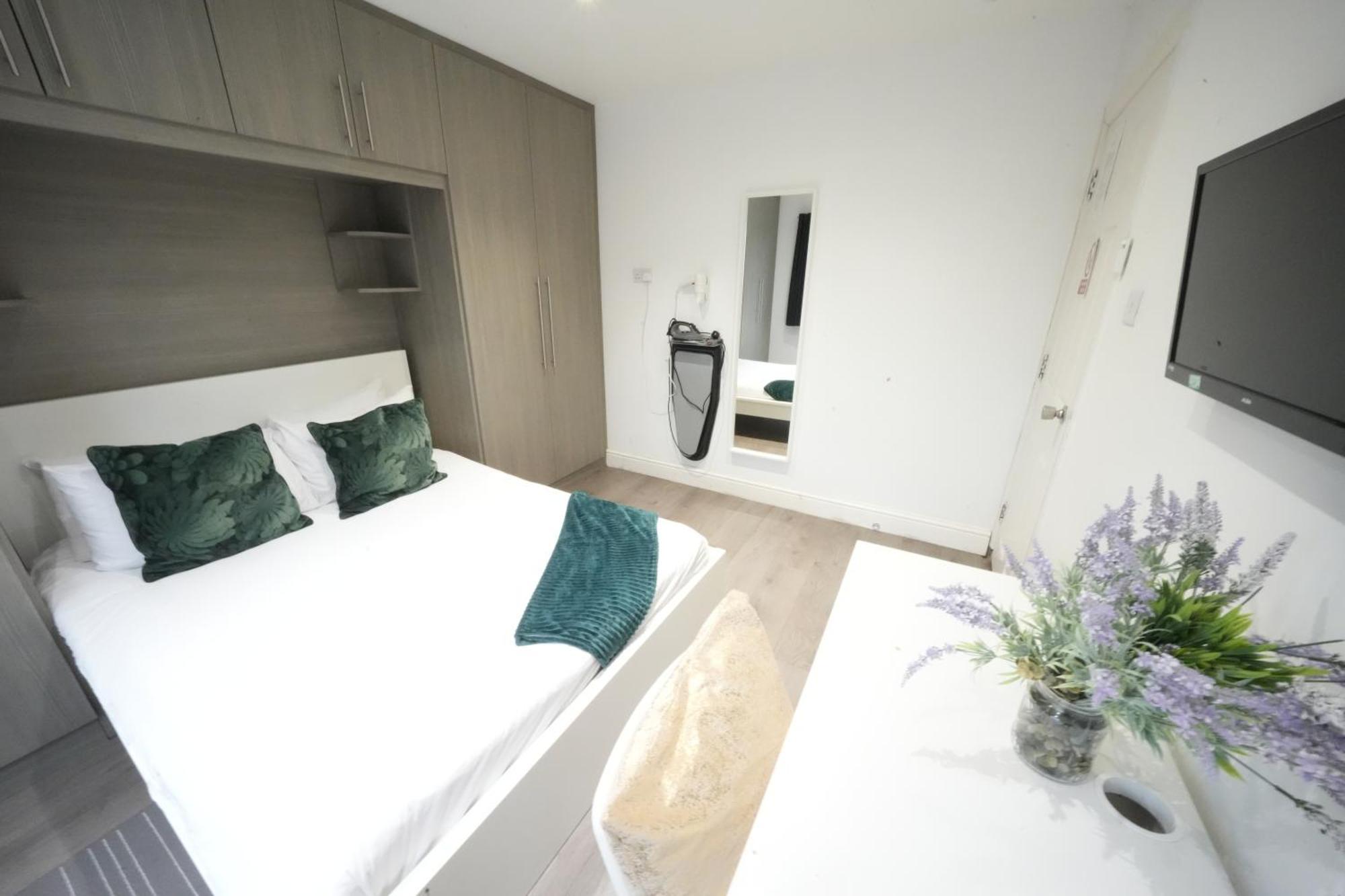 Grand Airport Ensuites Harmondsworth Extérieur photo