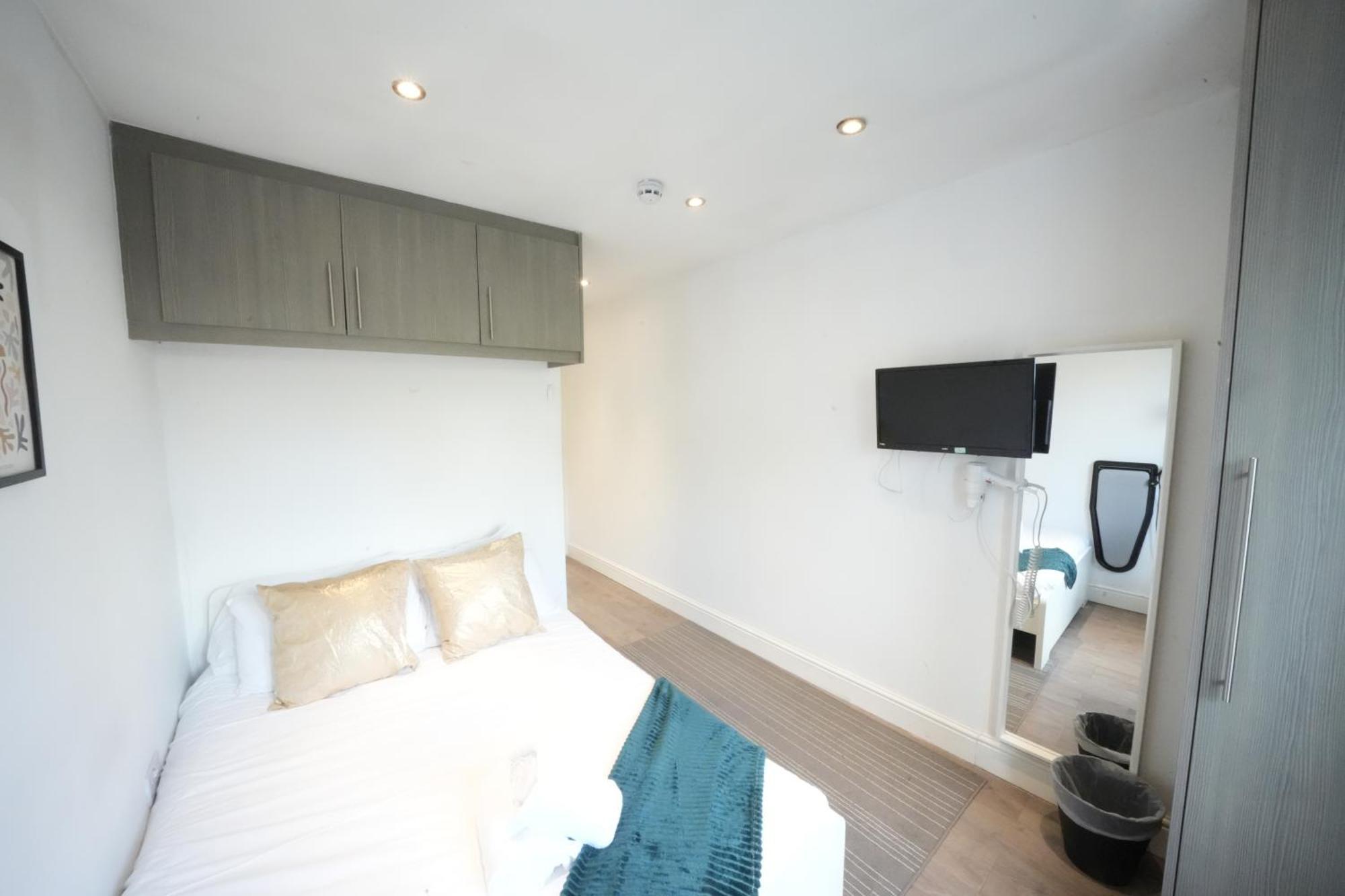 Grand Airport Ensuites Harmondsworth Extérieur photo