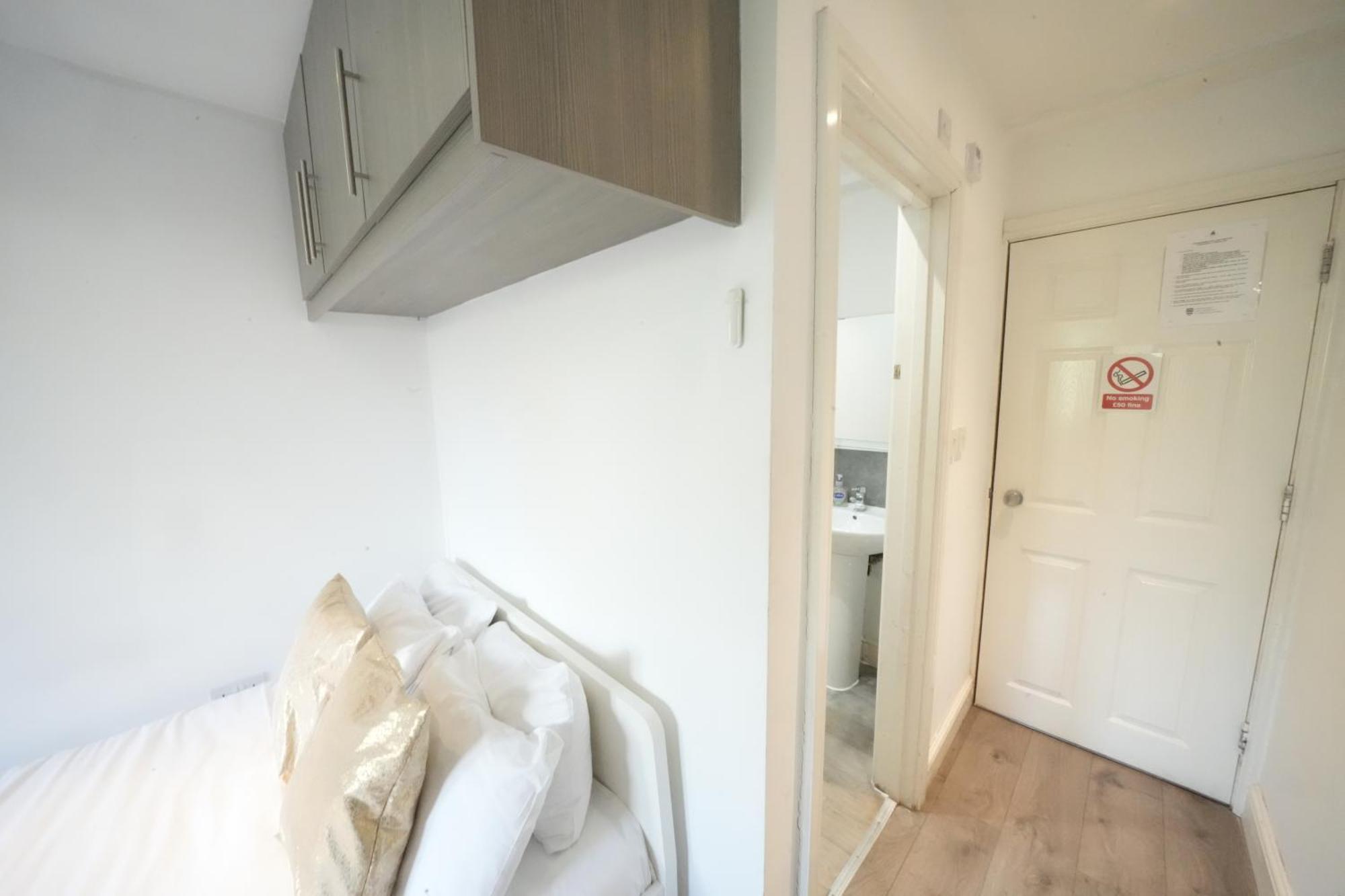 Grand Airport Ensuites Harmondsworth Extérieur photo