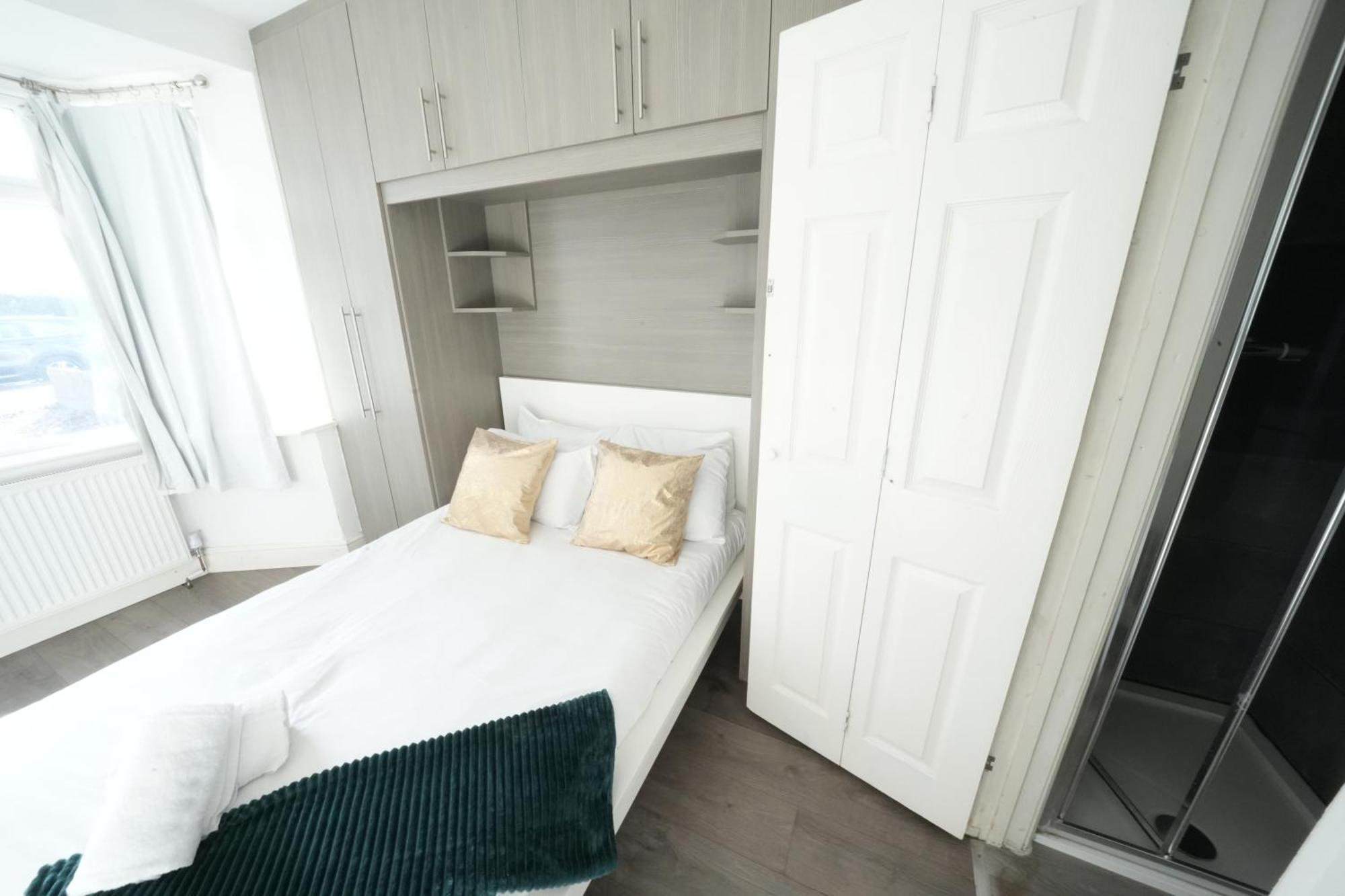 Grand Airport Ensuites Harmondsworth Extérieur photo