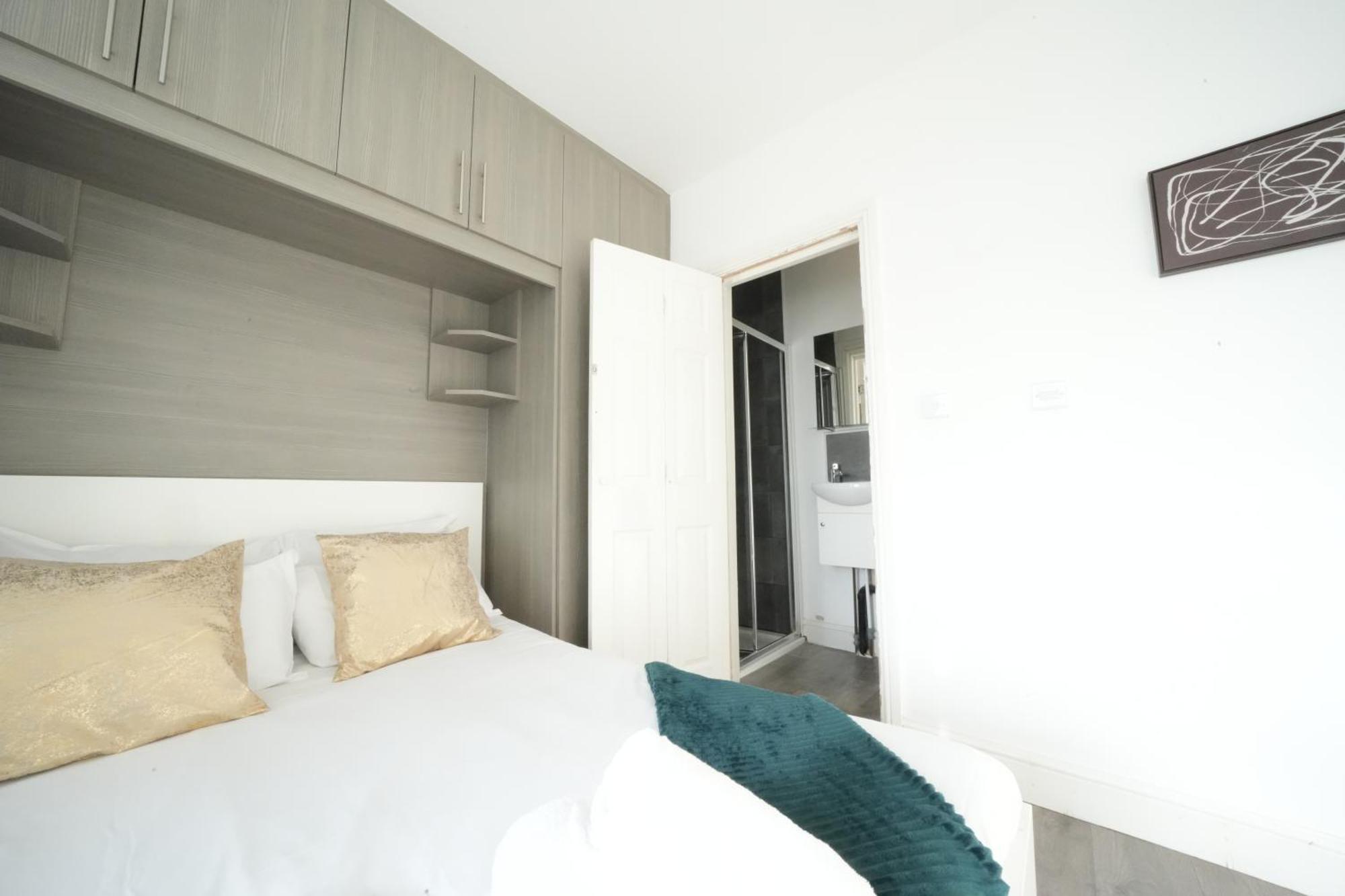 Grand Airport Ensuites Harmondsworth Extérieur photo