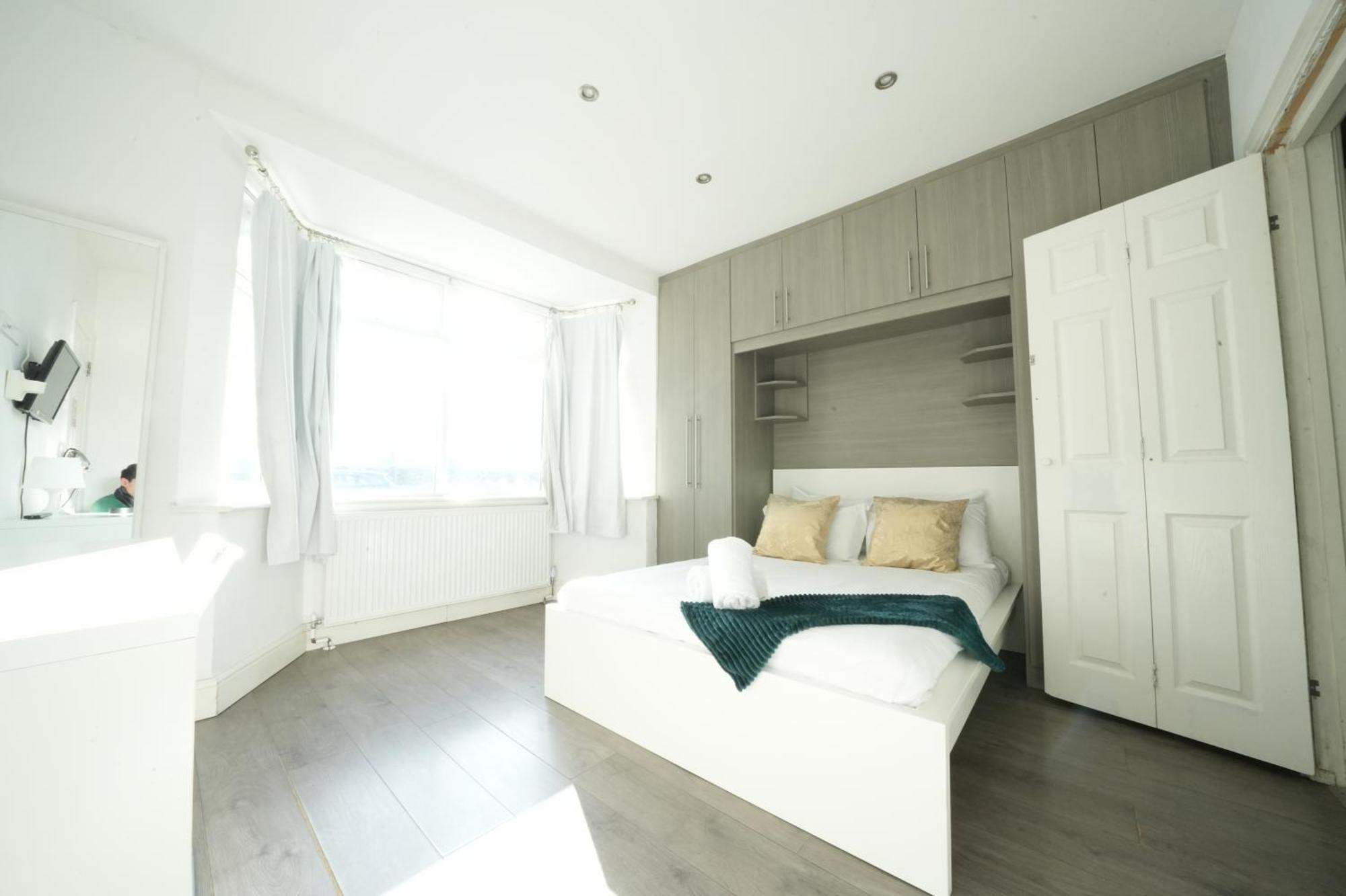 Grand Airport Ensuites Harmondsworth Extérieur photo