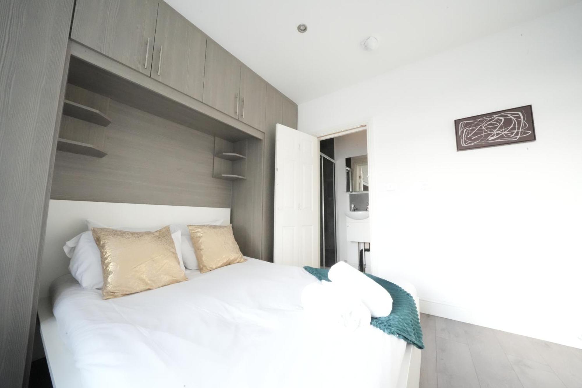 Grand Airport Ensuites Harmondsworth Extérieur photo